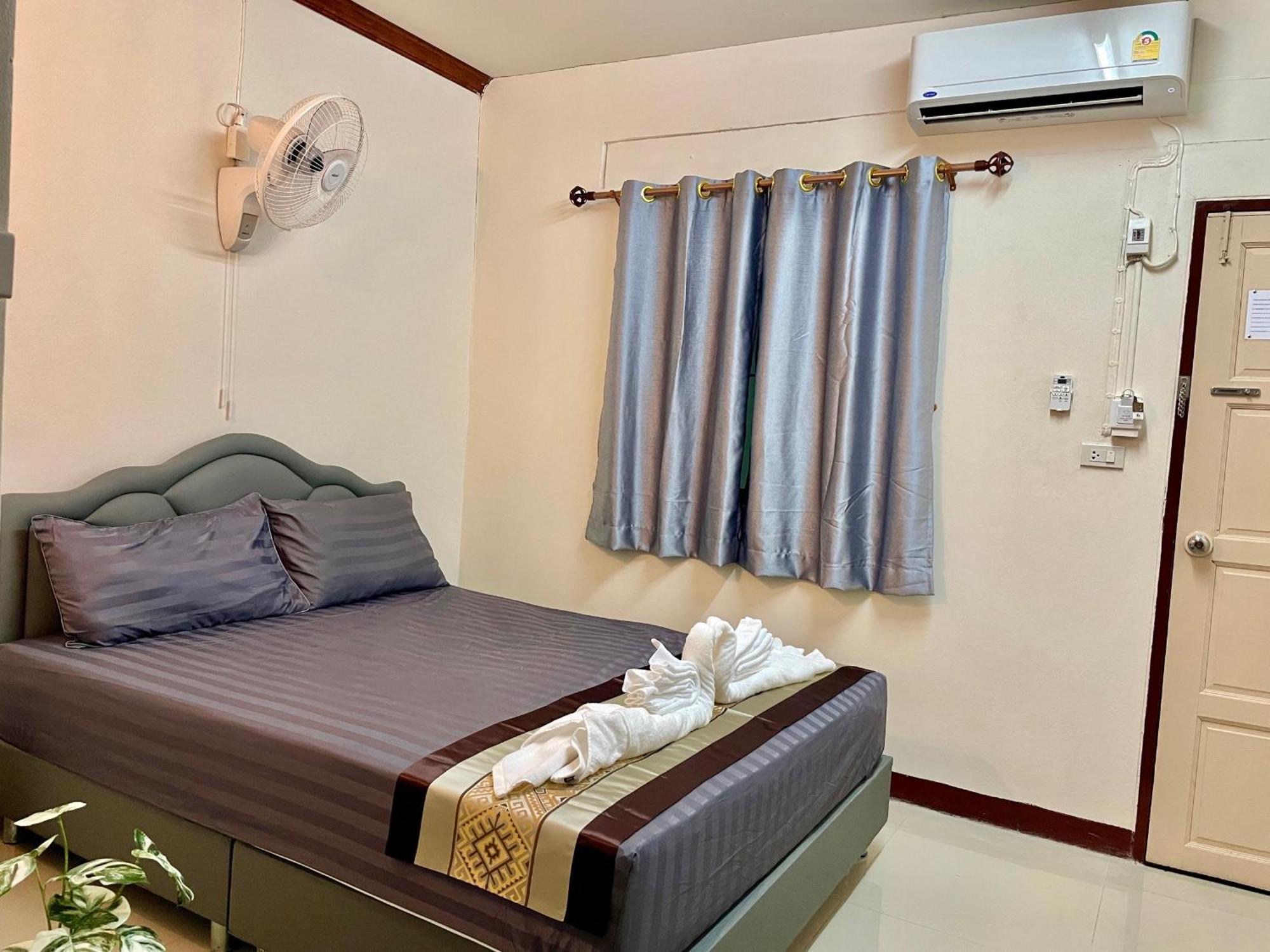 2B Cozy Hostel ตรัง Exterior foto